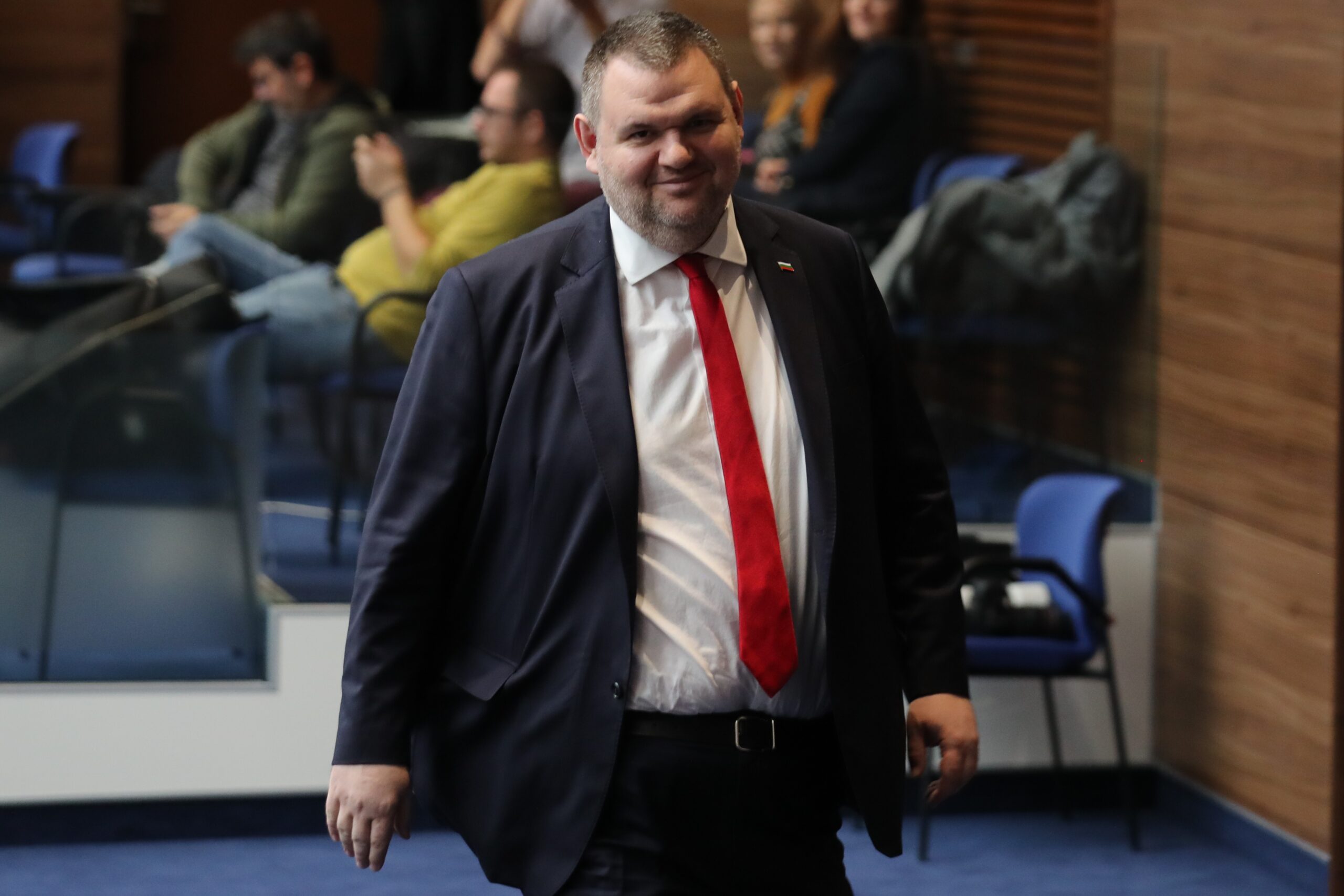 Пеевски натиска парламента да реши за Съвета за мир на Тръмп преди изборите