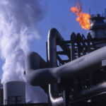 Войната в Иран вдигна драстично цената на газа. Какво означава това за България?