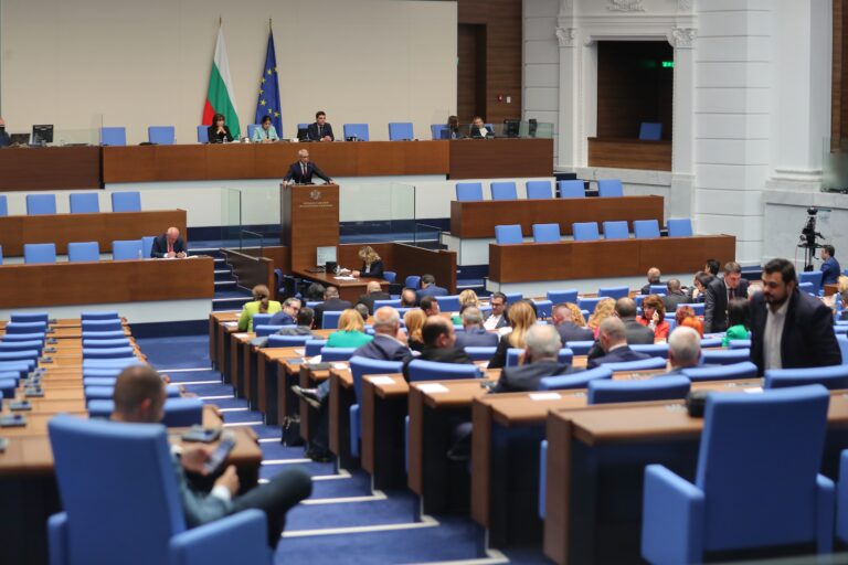 Шефовете на спецслужби вече зависят от властта. Парламентът откри процедура за избор в ДАНС