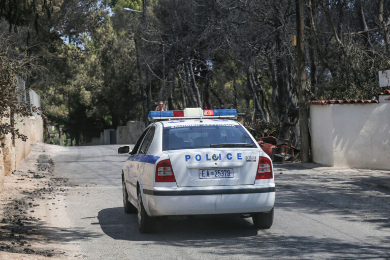 Две българчета починаха в заключен автомобил в Кипър