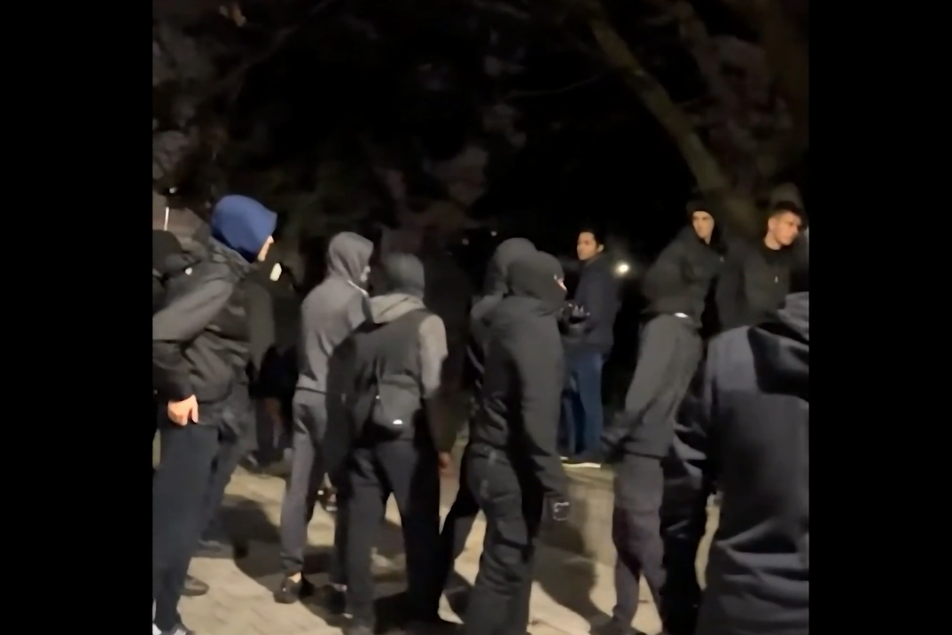 Кадри опровергават обвинения на Даниел Митов към организаторите на протеста