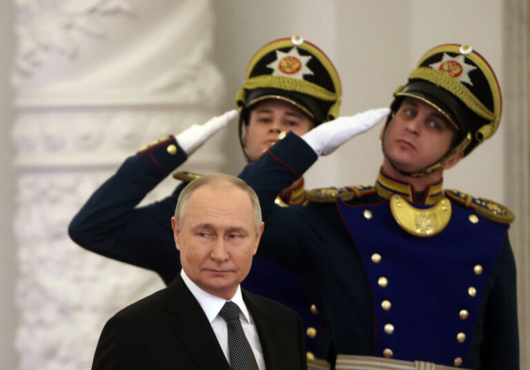Путин твърди, че временно спира огъня срещу Украйна, след като на Великден не спази "примирието" си