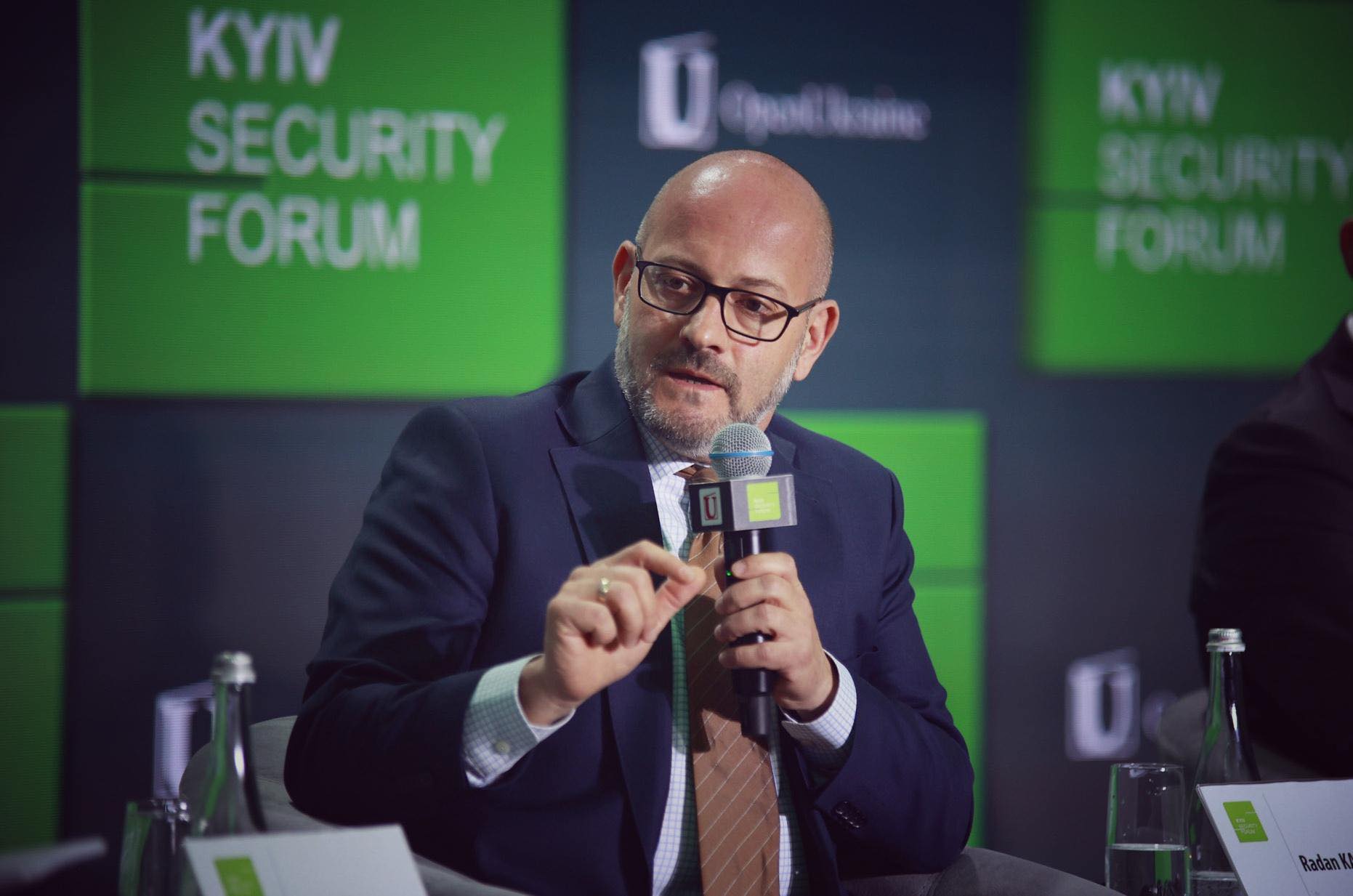 ДСБ иска България да се включи във френския „ядрен чадър“