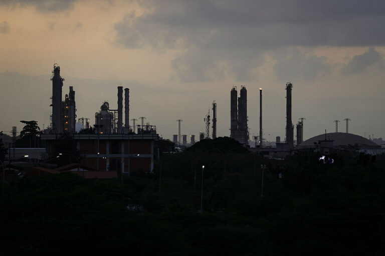 Какво означава контролът над петролните запаси на Венецуела?