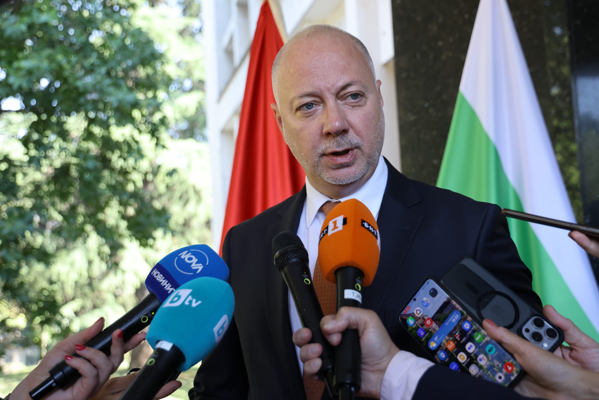 Росен Желязков: Има конкретни имена, които обсъждаме за особен управител на "Лукойл"