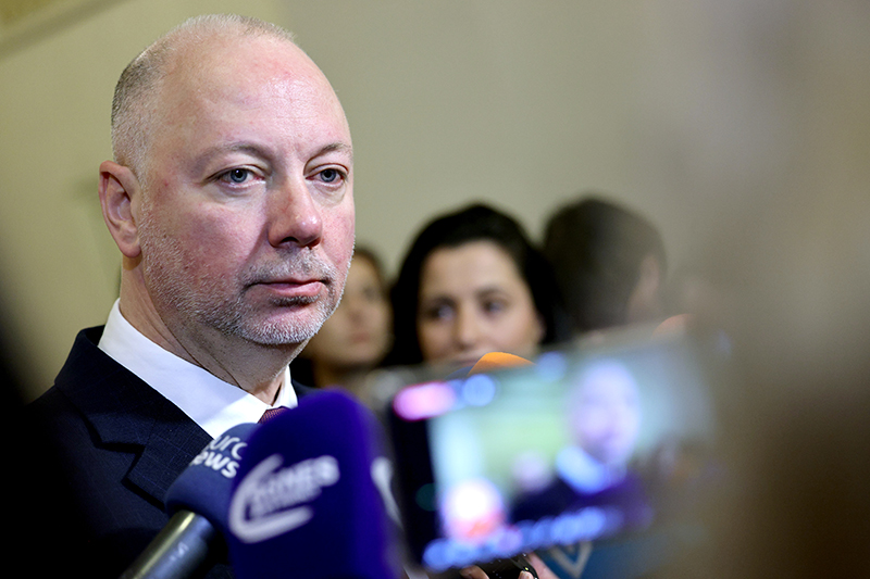 Росен Желязков "подкрепя протестиращите", но няма да подаде оставка