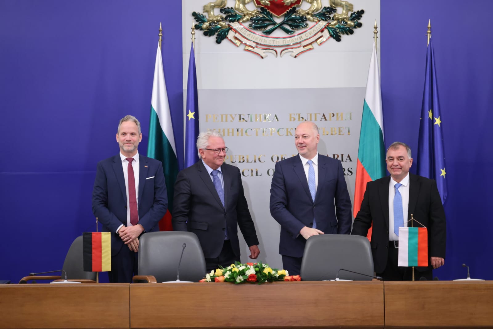 България и „Райнметал“ подписаха договора за завода за барут и снаряди