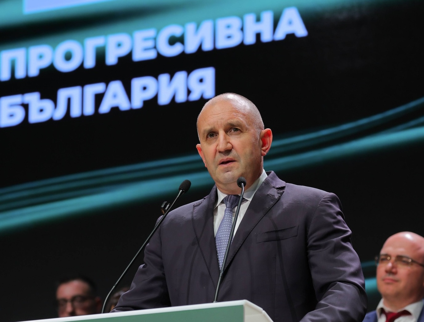 52 Народно събрание започва работа с 6 вместо 5 групи след разделянето на ПП-ДБ