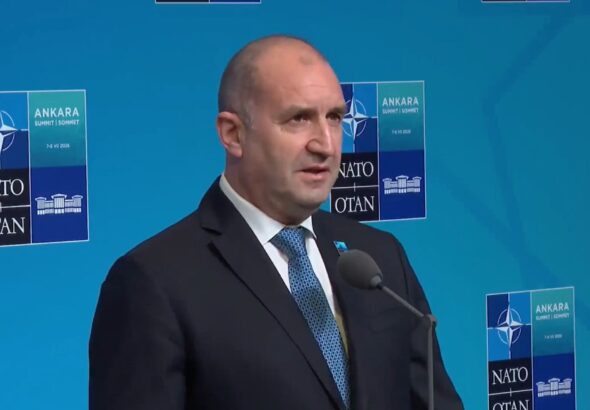 Румен Радев: България ще подкрепя Украйна финансово