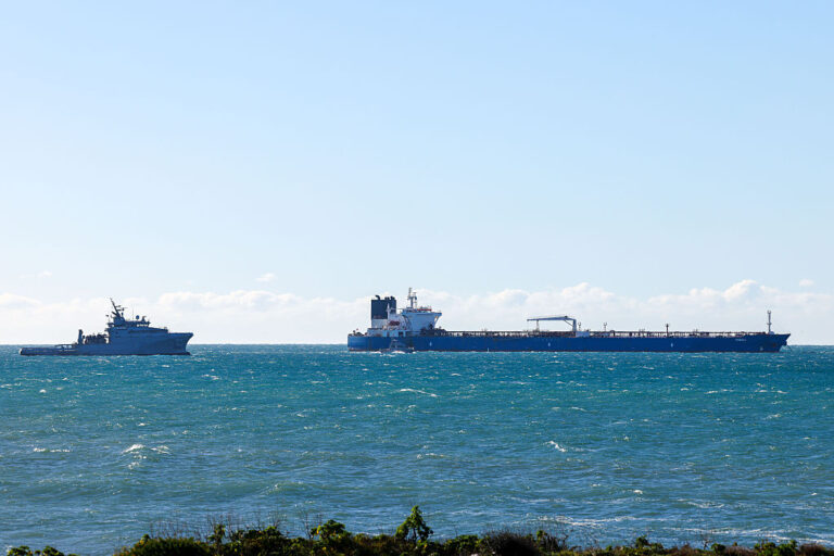 САЩ отмениха санкциите срещу Москва и позволиха купуване на руски петрол