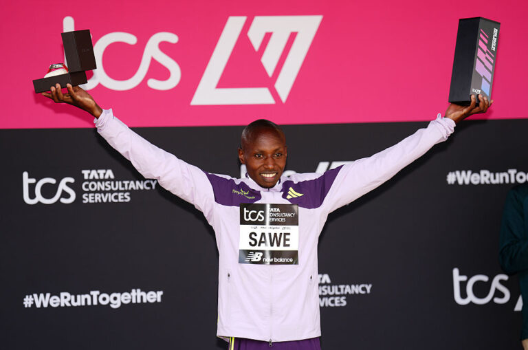 Сабастиан Сауе постави световен рекорд в маратона с време под два часа