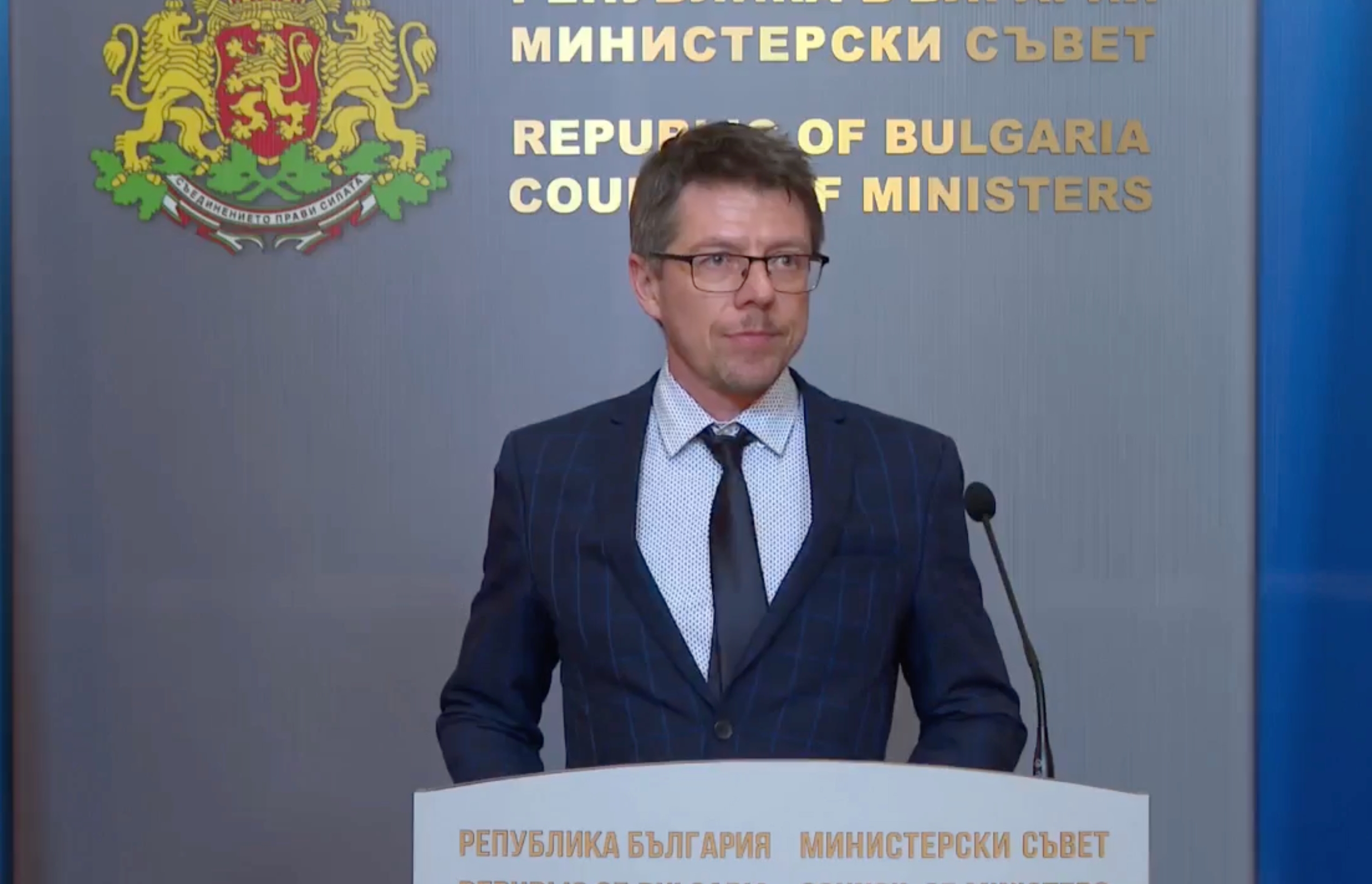 Стоил Цицелков подаде оставка като вицепремиер за честни избори, Гюров я прие