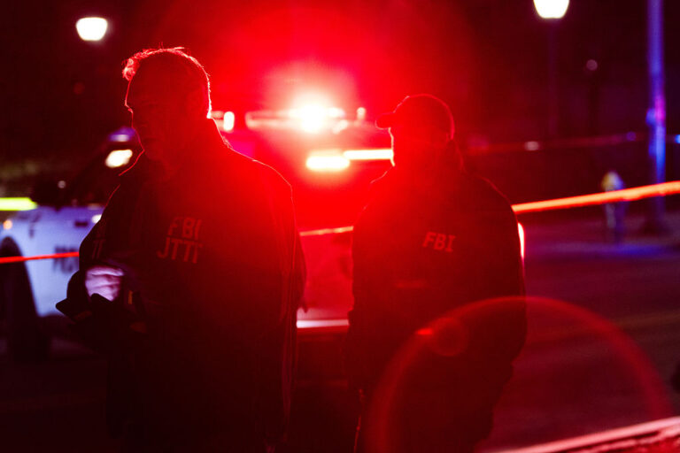 Стрелецът от „Браун“ може би стои за убийството на астрофизика от MIT