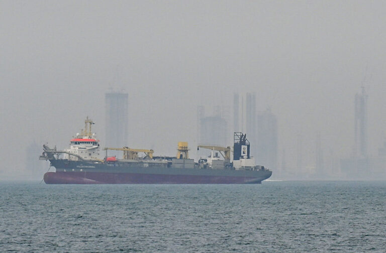 ООН решава дали да позволи употреба на сила за отваряне на Ормузкия проток