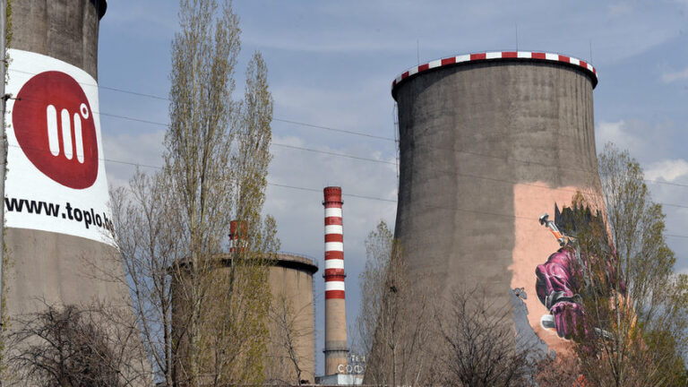 Няколко района на София са без парното и топлата вода заради аварии