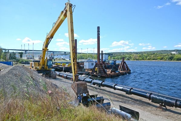 Кораб размести тръбопровода под Варненското езеро и предизвика ново замърсяване
