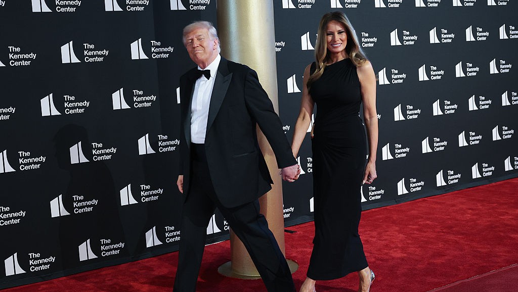 Тръмп затваря мемориала на Кенеди за две години на фона на вълна от отменени представления