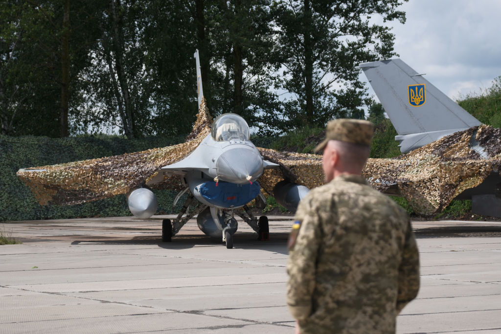 Украински F-16 отбеляза първа въздушна победа срещу руски изтребител