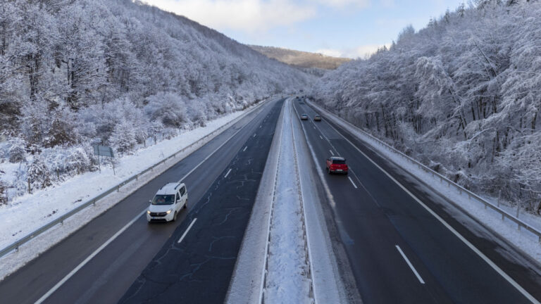 Седмицата започва с жълт код за сняг и студ в почти цяла България