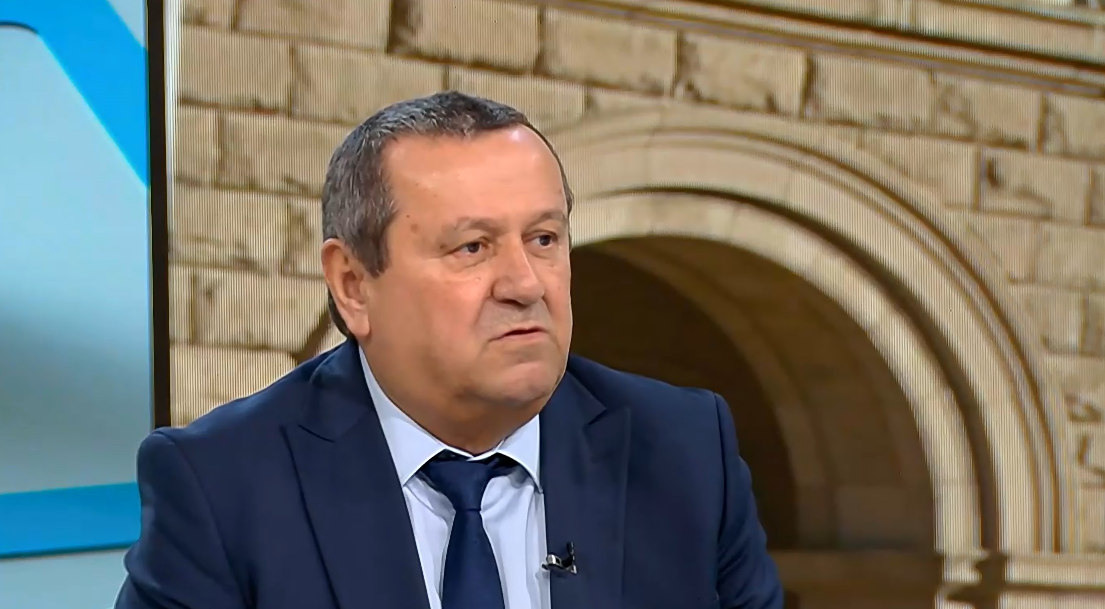 Адемов обяви "нулева толерантност" към схемата "топъл обяд срещу контролиран вот"