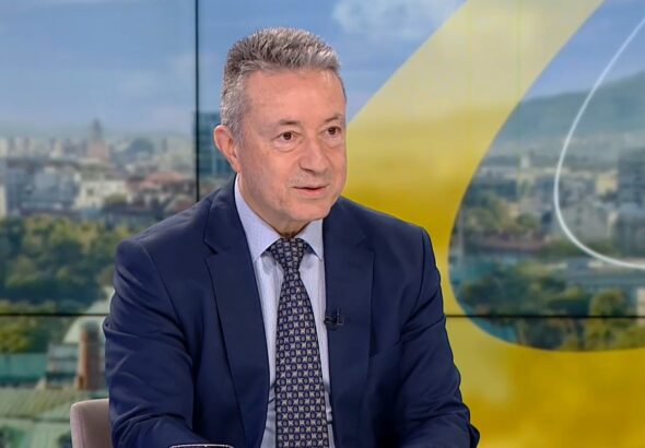 Янаки Стоилов поиска от БНТ да смени цветовете на сутрешния блок с по-български