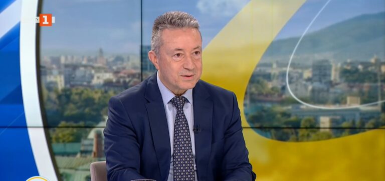 Янаки Стоилов поиска от БНТ да смени цветовете на сутрешния блок с по-български