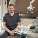 Защо 2 минути миене на зъби със скъпа паста не са това, което си мислите?