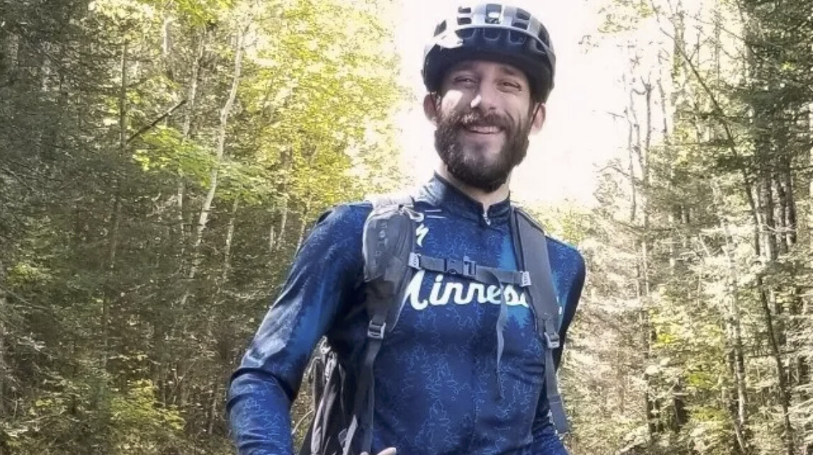 Кой е Алекс Прети - мъжът, убит от агенти на ICE в Минесота