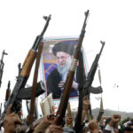 Как Magamyman спечели $500 000 от залог за смъртта на аятолах Али Хаменей?