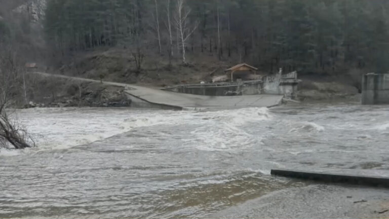 Шест села в община Ардино са откъснати от света заради прелялата река Арда