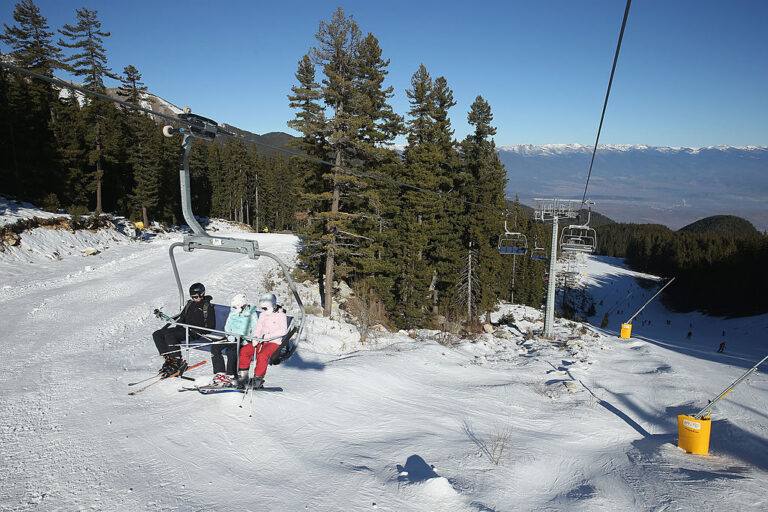 Чуждестранен турист е в болница след побой пред седалков лифт в Банско