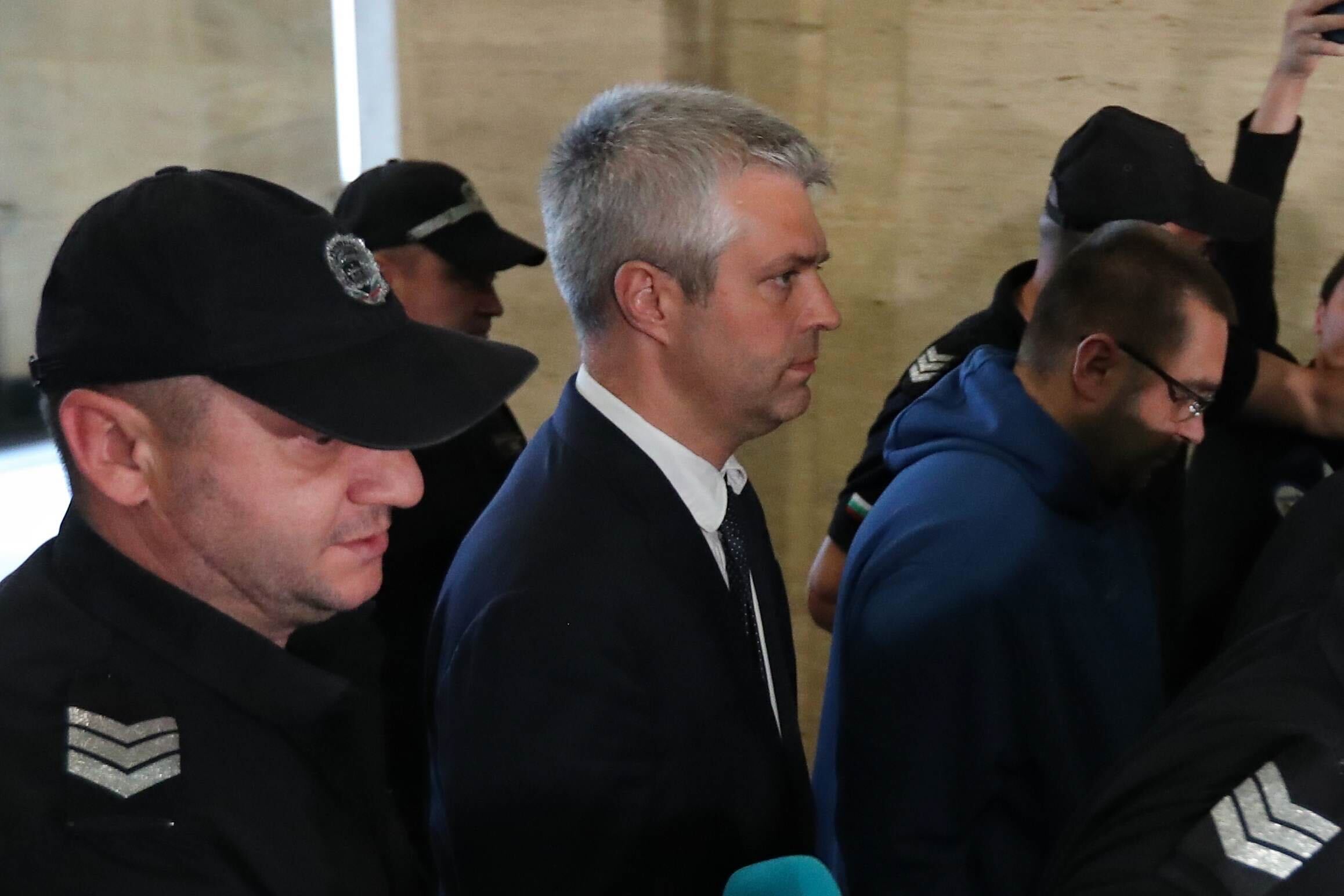Съдът решава дали да остави Коцев в ареста при дежурен състав без алтернатива