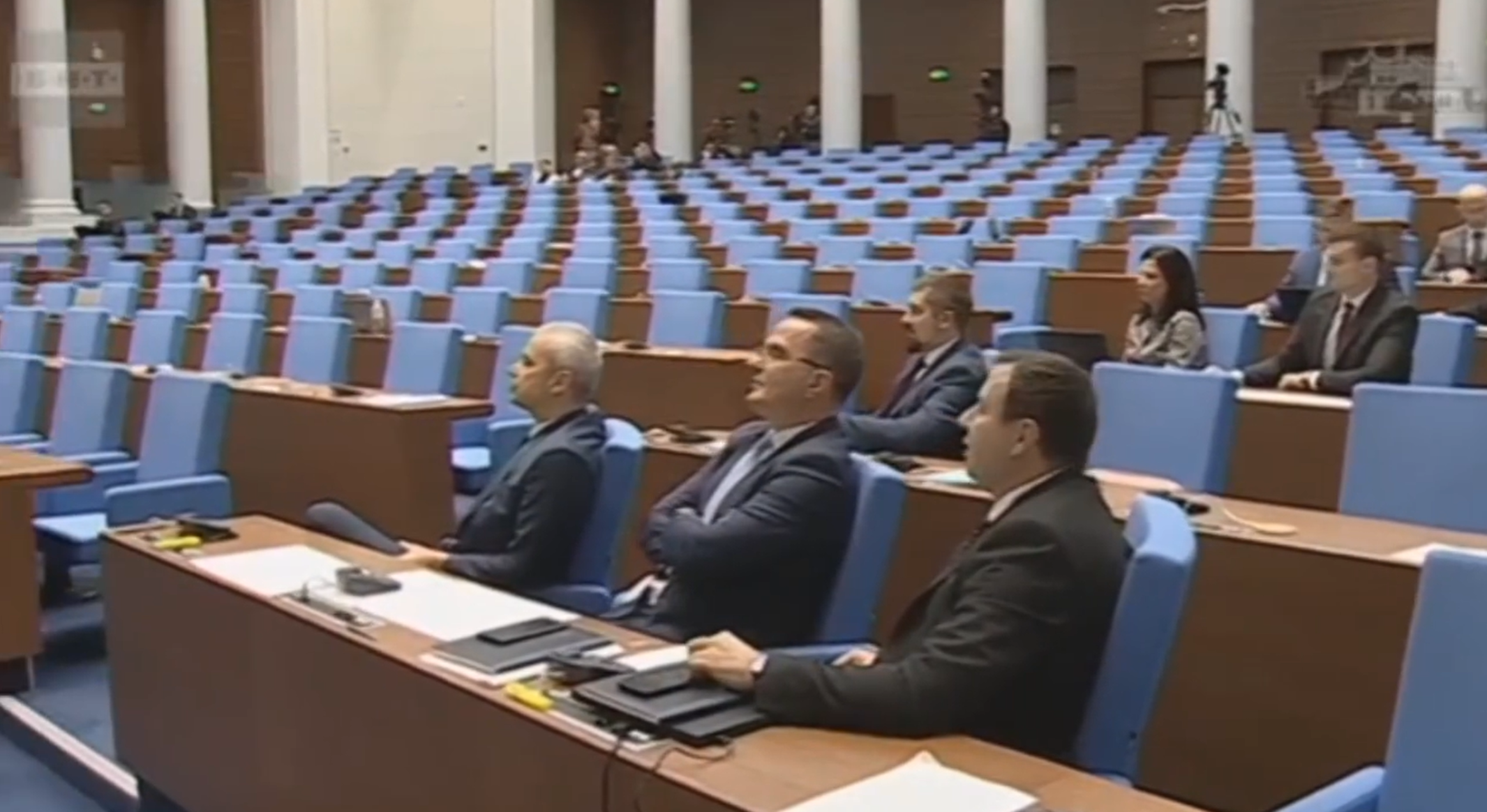Депутатите отново бойкотираха "Възраждане" и излязоха от зала