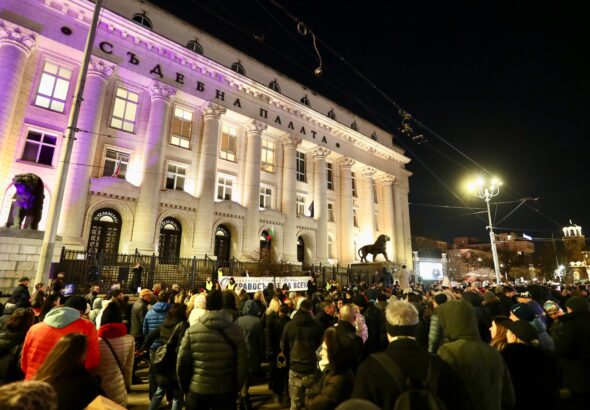 Масов протест поиска отстраняването на Борислав Сарафов