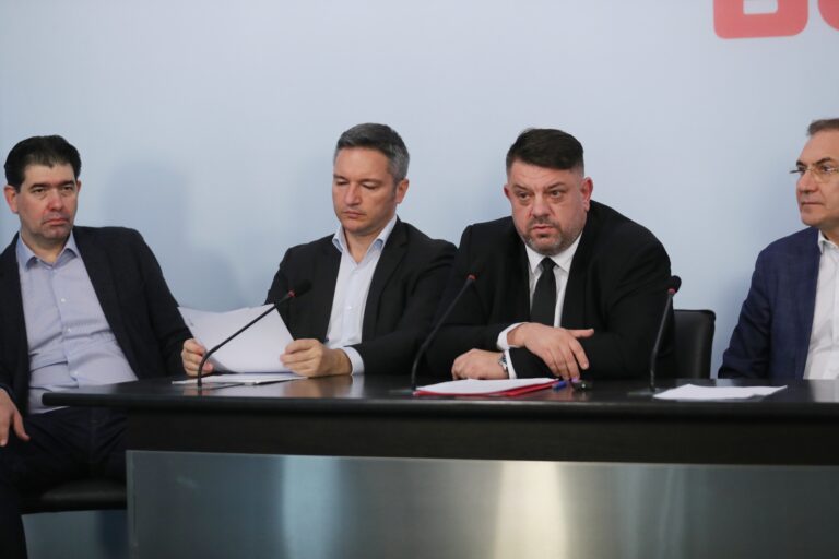 Все повече гласове в БСП искат смяна на Атанас Зафиров преди изборите