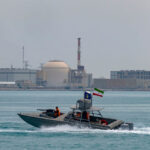 Човек загина при бомбардировка край АЕЦ "Бушер" в Иран