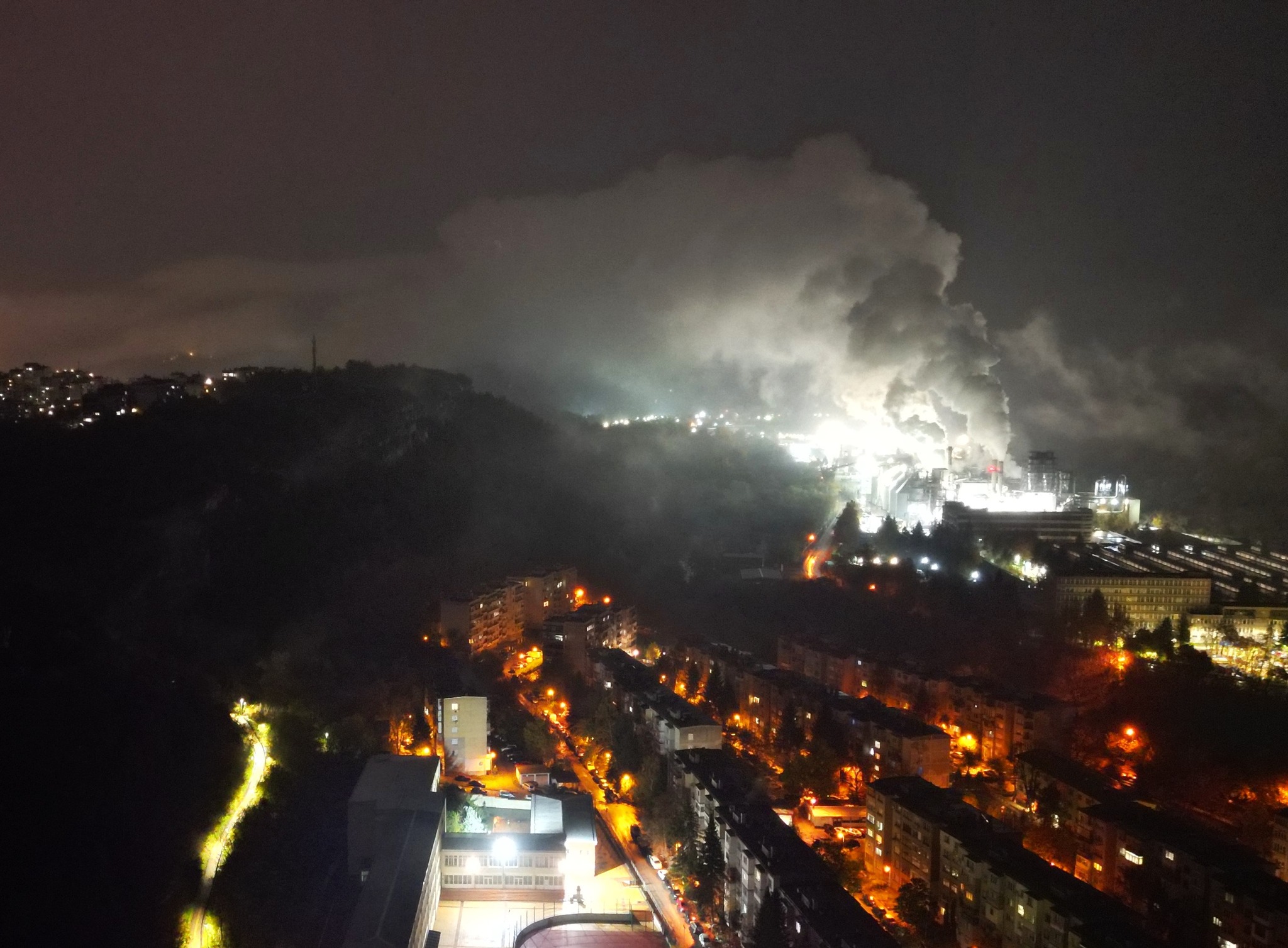 Заводът "Кроношпан" във Велико Търново остава затворен