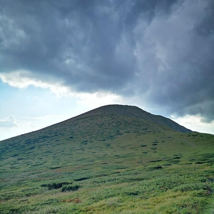 Млад мъж загина, а друг пострада при гръмотевична буря на връх Ком