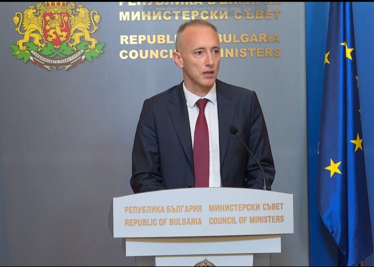 Държавата задължава студенти по медицина да работят в България