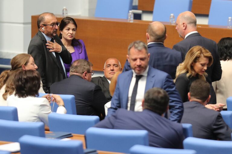 Парламентът узакони "вечния обвиняем" и сложи "шипове на бухалката на прокуратурата"