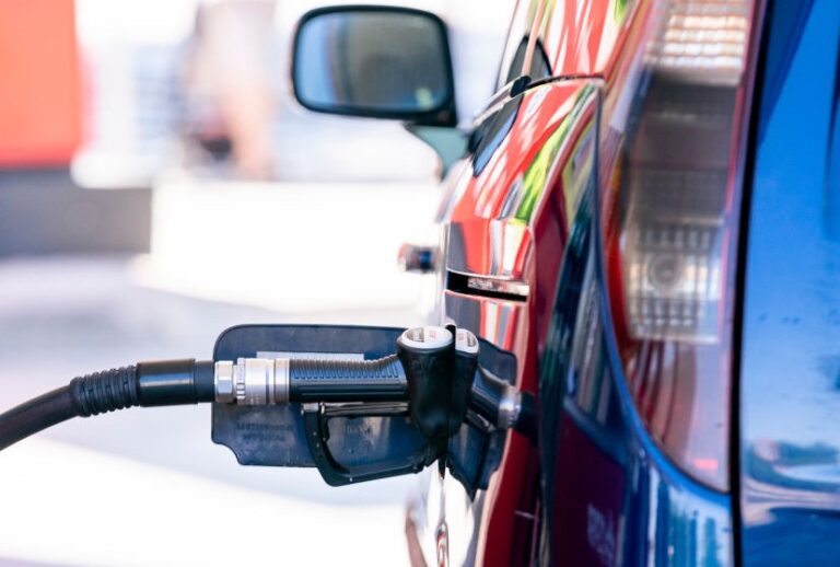 Животът в България поскъпва с 4,1% на годишна база заради войната в Близкия изток