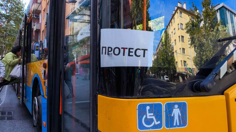 Хирург с 2500 лв. основна заплата: Беше ме срам, че сме под средното възнаграждение в градския транспорт