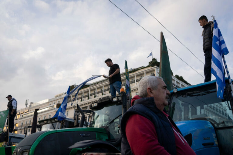 Нови блокади на границата с Гърция