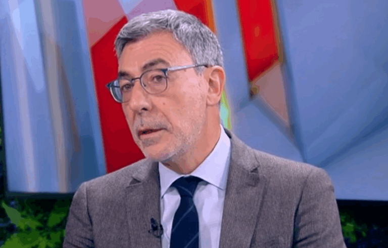 Проф. Даниел Вълчев: Сарафов нарушава закона. Докато е главен прокурор, правомощията му трябва да бъдат ограничени