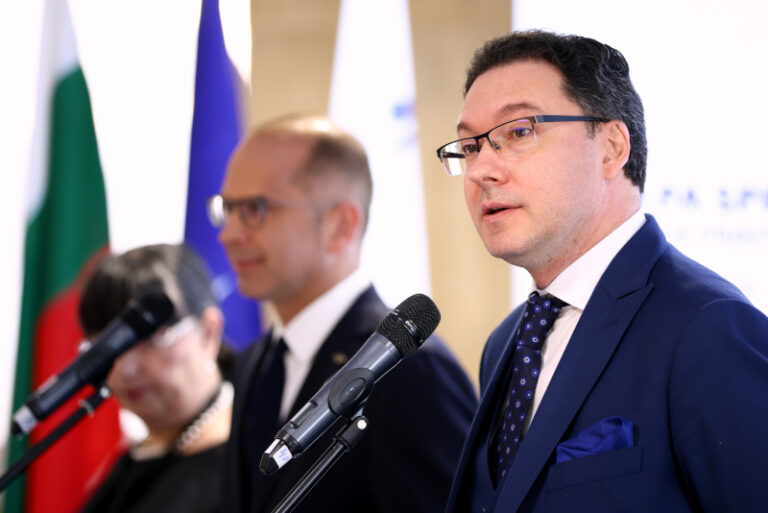 Даниел Митов начело на МВР, и още версии за бъдещия кабинет на ГЕРБ, БСП и ИТН
