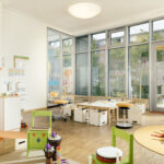 Приемът в яслите и детските градини в София остава по новите правила, докато се чака окончателното решение на ВАС