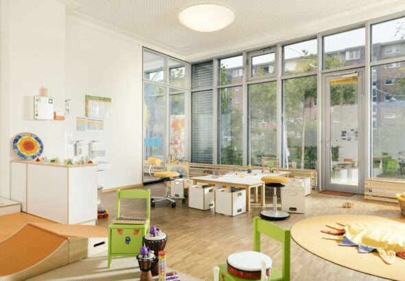 Приемът в яслите и детските градини в София остава по новите правила, докато се чака окончателното решение на ВАС