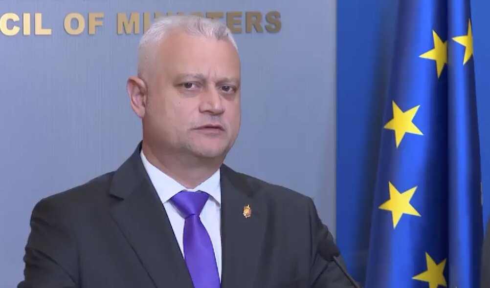 Емил Дечев: 99,5% от машините за гласуване работят нормално, сигналите за проблеми са под 1%