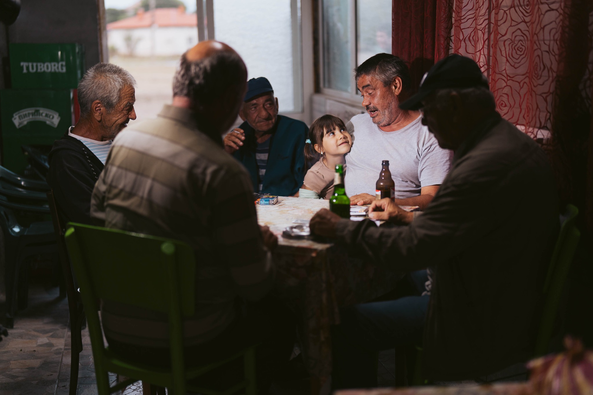 "Бащите, които се завръщат": Премълчаната история на българските турски семейства след 1989 г.