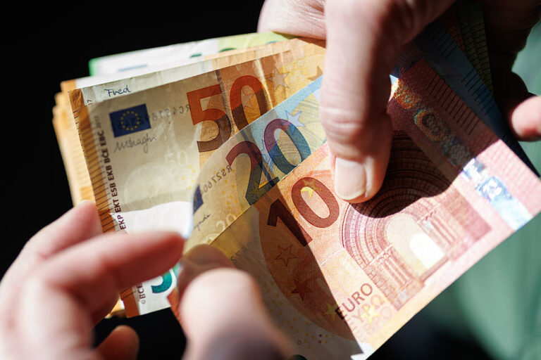 Избираме как пенсионните фондове да инвестират парите за втора пенсия от догодина